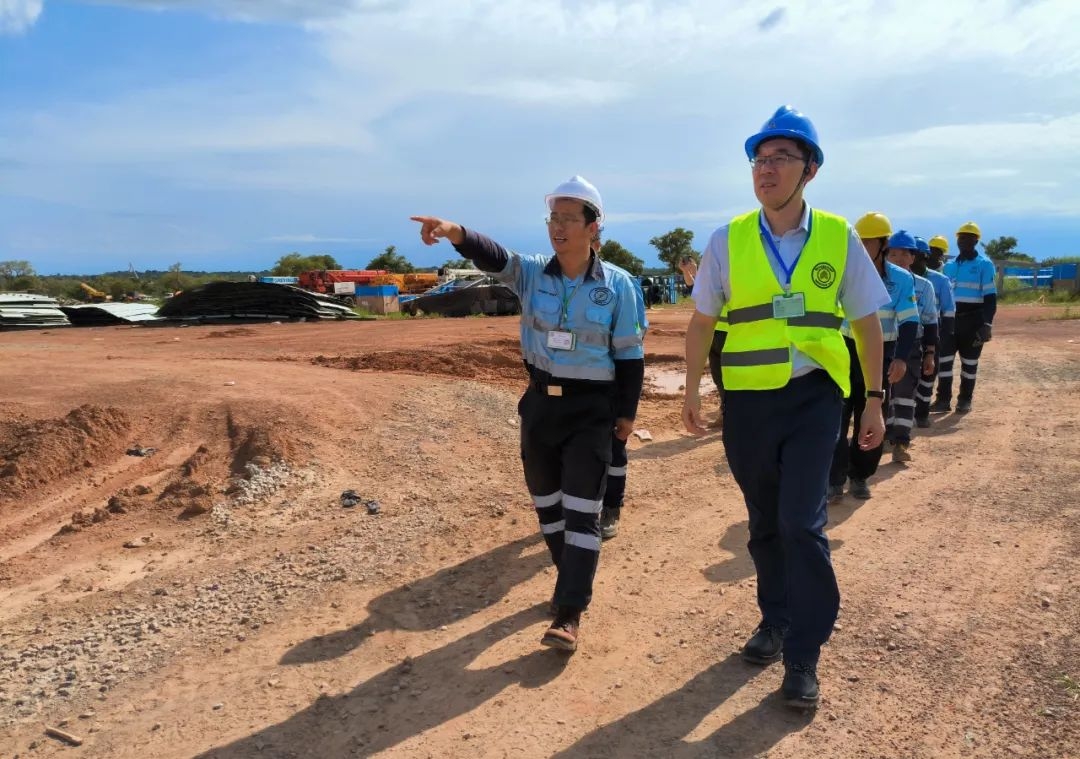 海南矿业总裁滕磊赴马里锂矿项目开展现场调研